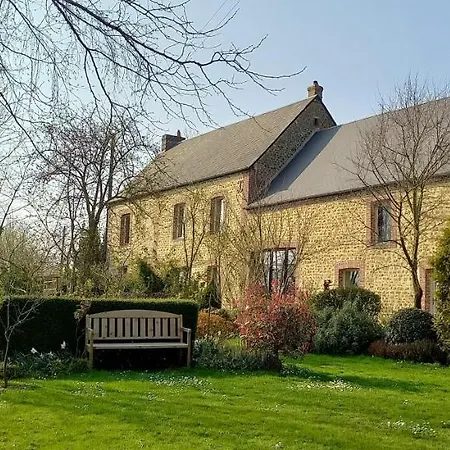 Au Jardin Des Violettes 3*